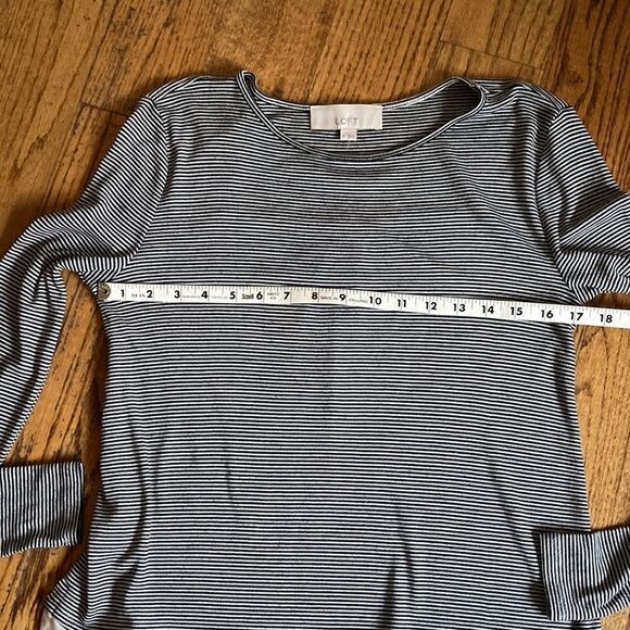 Loft Long Sleeve Navy/White Striped Top With High Low Sheer Hemline Size Small - Picture 10 of 11